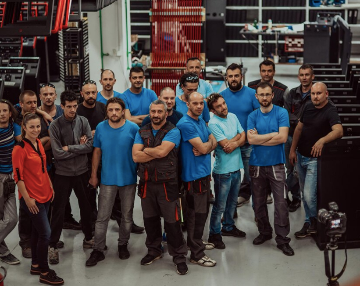 Técnicos de Servigat trabajando